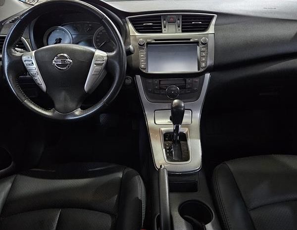 Nissan Sentra SL completo