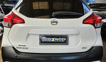 Nissan Kicks SV completo