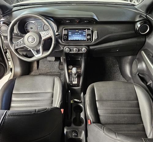Nissan Kicks SV completo