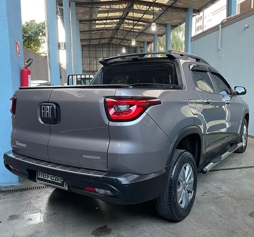 Fiat Toro Freedom completo